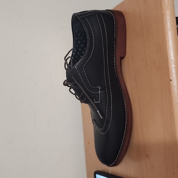 G.H Bass -Jack Navy Blue wingtip size 10. - Picture 9 of 16